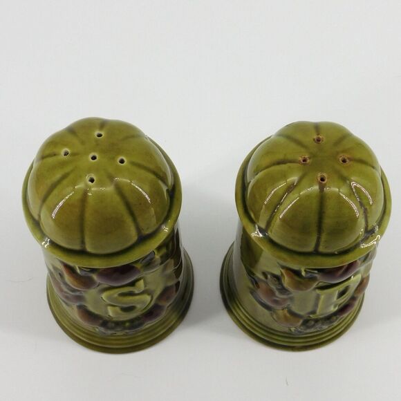 Vintage Ceramic Green Salt Pepper Shaker Set MCM Retro - Picture 2 of 5